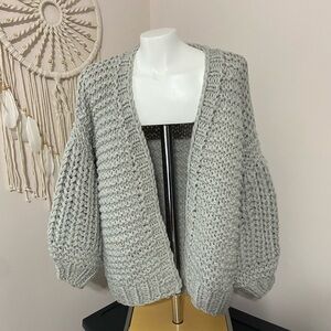 O & O Bulky Knit Open Sweater Gray Size Small